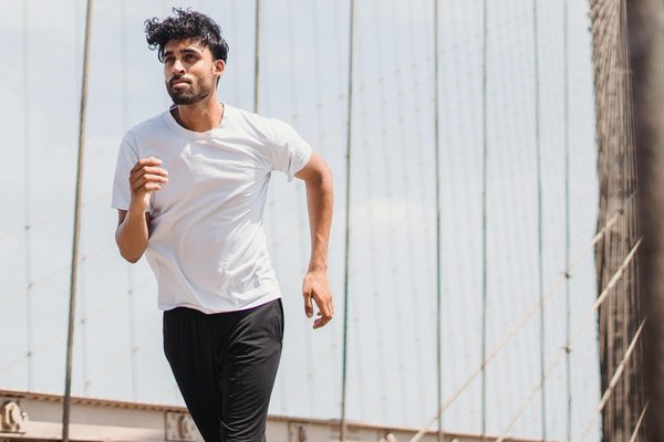 Éclore au-delà de la Stigmatisation de l'Hépatite C : Approches Innovantes et Solutions Impactantes.